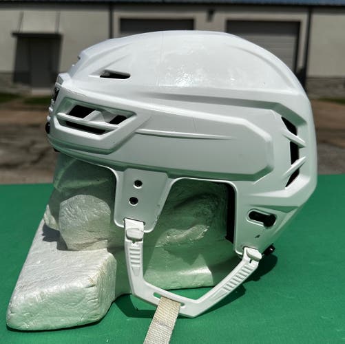 CCM Tacks 710 Pro Stock Hockey Helmet Small White 11119