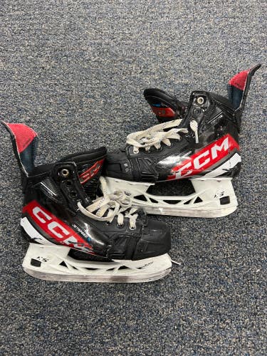 Intermediate CCM JetSpeed Control Hockey Skates | Size 4.5
