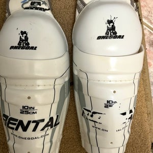 Youth hockey shin guards size 10