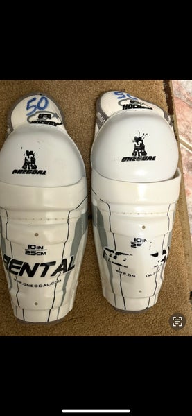 Youth hockey shin guards size 10