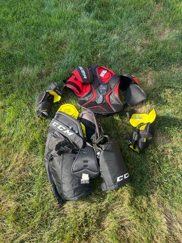 Bauer Shoulder/ Elbow/ Pant Boundle