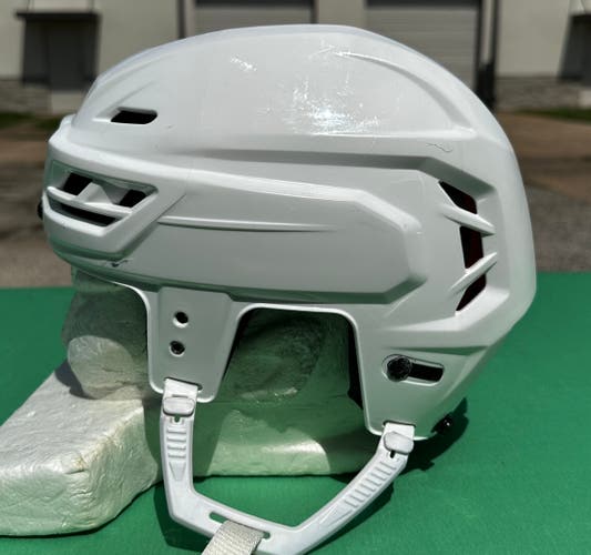 CCM Tacks 710 Pro Stock Hockey Helmet Medium White 12366