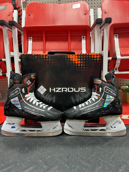 Used True HZRDUS 7X Size 8.5 R Skates