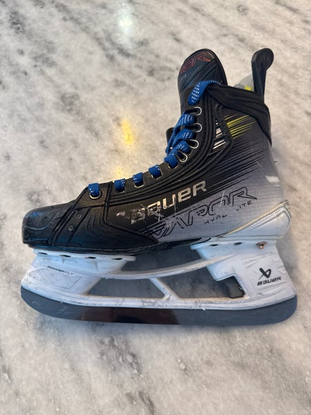2024 Bauer Vapor Hyperlite 2 Hockey Skates  Size 5.5 (Used)