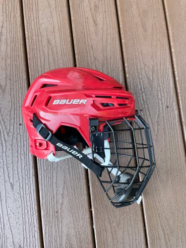 Medium Bauer Re-Akt 150 Helmet (Used)