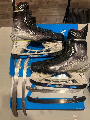 Bauer Vapor Hyperlite Hockey Skates 8.5 (Used)