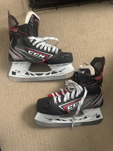 CCM JetSpeed FT490 Hockey Skates Regular Width  9 (Used)