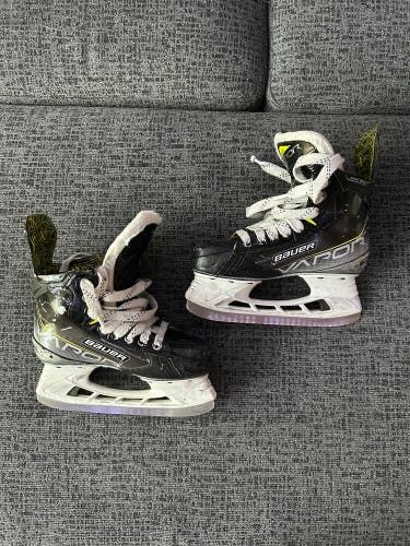 Used Youth Bauer Vapor 3X Hockey Skates