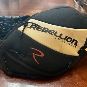 Rebellion goalie glove