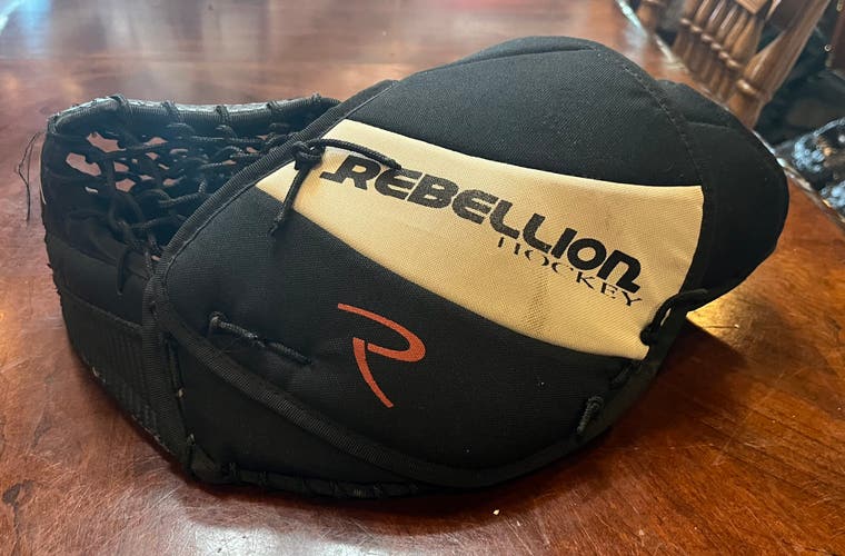 Rebellion goalie glove