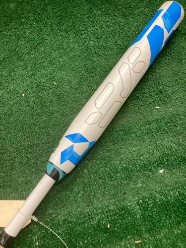 White 2023 DeMarini CF Composite Bat (-10) Composite 23 oz 33" (Used)