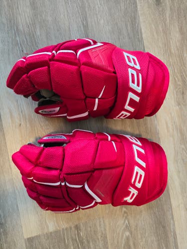 Bauer Supreme Ultrasonic Gloves 15" (Used)