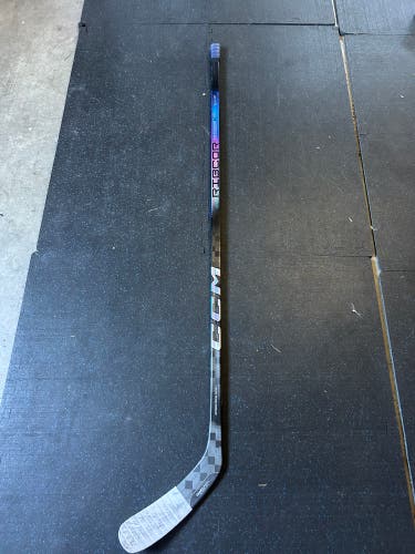 Senior CCM RibCor Trigger 8 Pro Right Handed Hockey Stick P29, 75 Flex (Barely used)