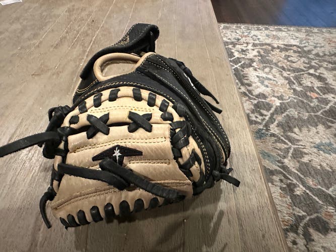 All Star RH Cm1011 Catcher's Glove 27 (Used)