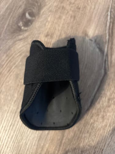 Black Junior EvoShield Elbow Guard Elbow Protection (New)