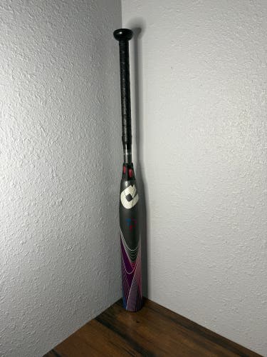 DeMarini CF Zen 28/17 (-11) Fastpitch Softball Bat