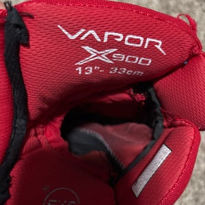 Bauer Vapor X900 Gloves 13"  (Used)