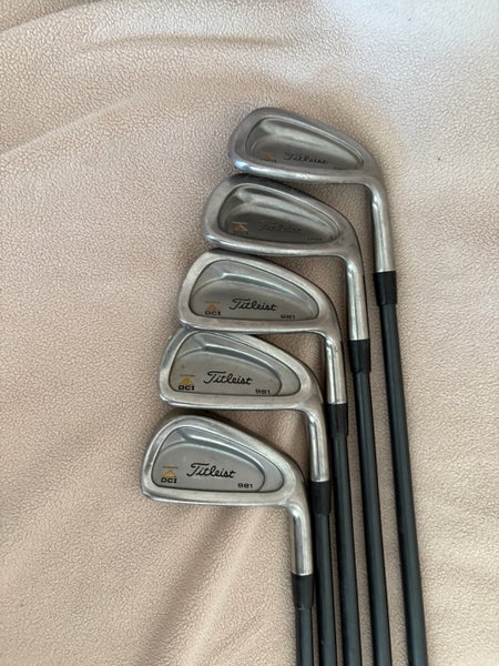 Titleist DCI 981 Right Handed Iron Set Senior Flex 5 Pieces Graphite Shaft (Used)