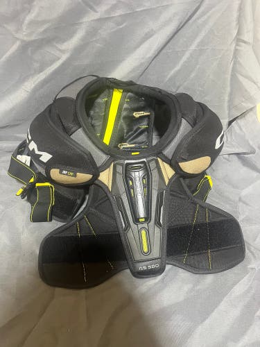 CCM Tack AS580 shoulder pad