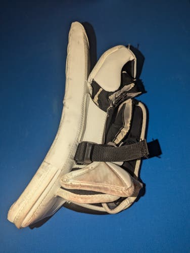 2022 CCM Axis 2 Regular (Used)