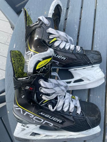 Bauer Vapor 3X Hockey Skates Extra Wide Width Size 2 (Used)