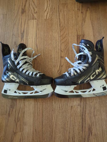 CCM Tacks XF Pro Hockey Skates Regular Width 7.5 (Used)