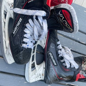 Bauer Vapor 3X Pro Hockey Skates Size 2.5 (Used)