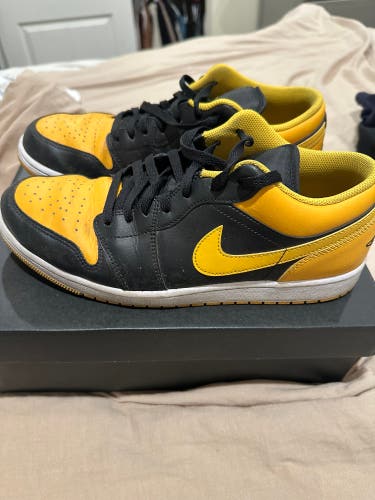 Black Men's Adult Size M 11.5 (W 12.5) Air Jordan Jordan 1 Low Shoes (Used)