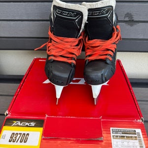 CCM Super Tacks 9370 Hockey Goalie Skates Junior Skate Size 3 (Used)