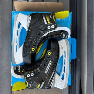 Bauer Supreme 3S Hockey Skates Regular Width Size 2.5 (Used)