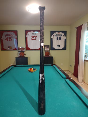 Victus Tatis21 33"/30oz Maple Bat