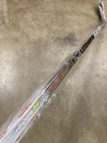 Senior Bauer Vapor Hyperlite Hockey Stick Left Handed P28 (65”)