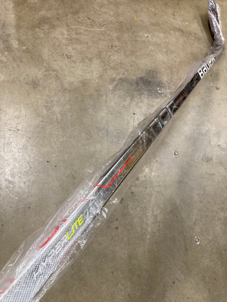 Senior Bauer Vapor Hyperlite Hockey Stick Left Handed P28 (65”)
