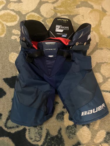Medium Intermediate Bauer Vapor Hyperlite Hockey Pants (Used)