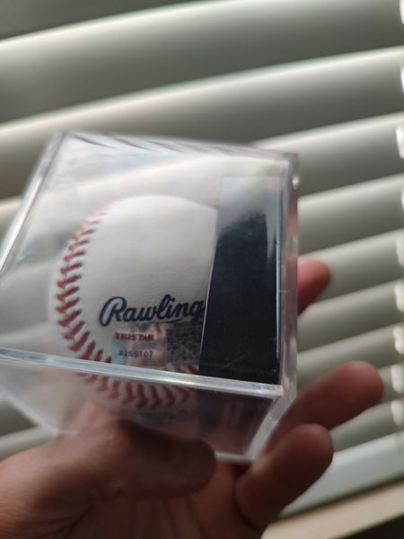 Authenticated Autographed Ivan Pudge Rodriguez MLB baseball