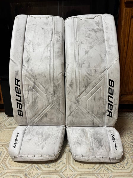 32"  2022 Bauer Supreme M5 Pro Goalie Leg Pads (Used)