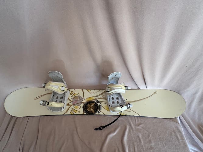 Women's 5150 Amethyst Snowboard All Mountain With Bindings (Used)