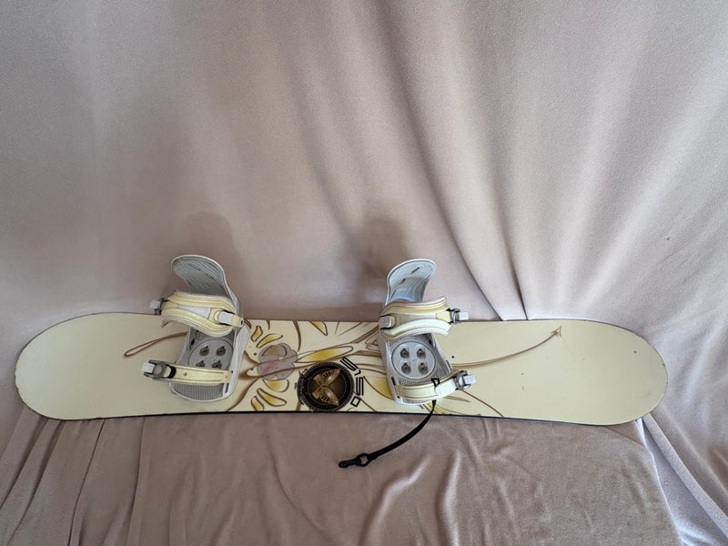 Women's 5150 Amethyst Snowboard All Mountain With Bindings (Used)