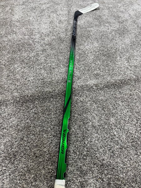 Intermediate Bauer Vapor Hyperlite 2 Right Handed Hockey Stick P88M  (Used)