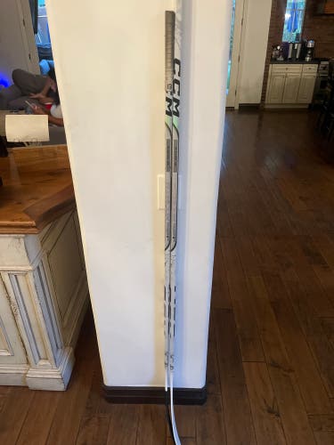 Intermediate CCM RibCor Trigger 9 Pro Right Handed Hockey Stick P28 (New)