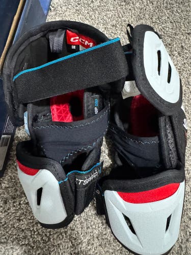 Small Senior CCM Jetspeed FT6 Pro Elbow Pads (Used)