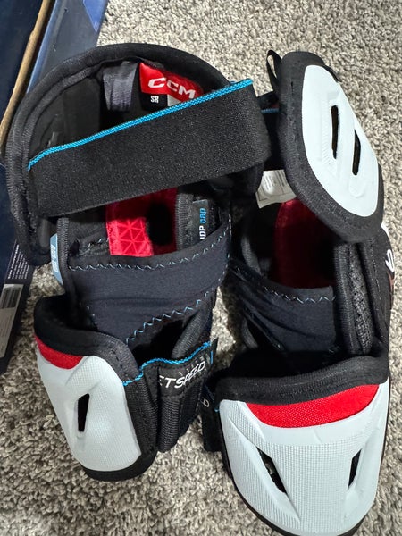 Small Senior CCM Jetspeed FT6 Pro Elbow Pads (Used)