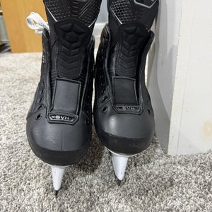 2025 True SVH Pro Hockey Skates Regular Width   7 (Used)