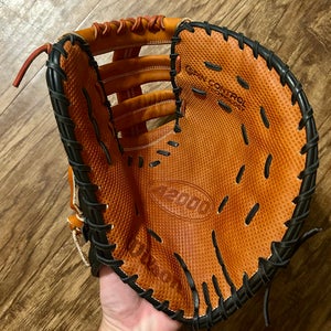 First Base RH Wilson A2000 Baseball Glove 12.5"