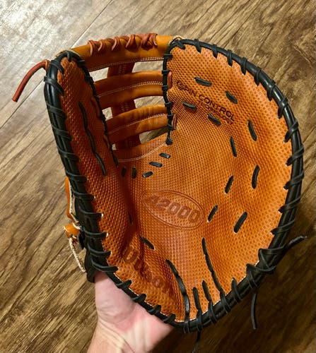 First Base RH Wilson A2000 Baseball Glove 12.5"