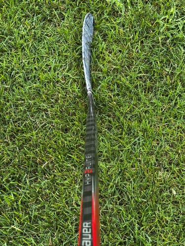 Senior Bauer Vapor Hyperlite 2 Left Hand Hockey Stick Pro Stock (Used)