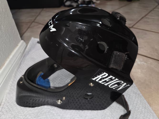 Senior CCM GFL Pro Goalie Mask (Used)