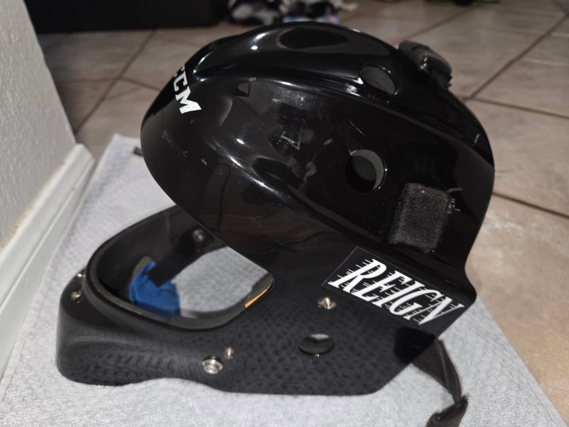 Senior CCM GFL Pro Goalie Mask (Used)