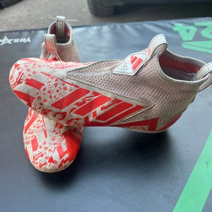 Adidas Freaks Size M 6.0 (W 7.0)