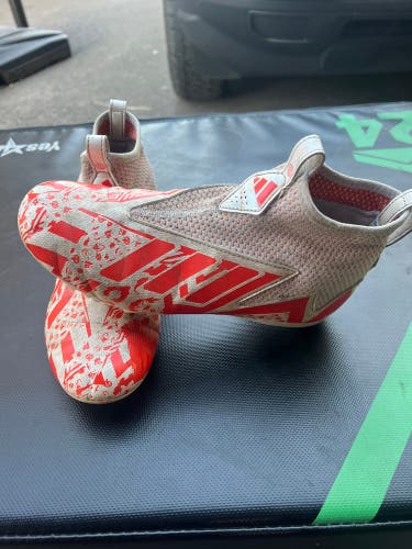 Unisex Youth Size M 6.0 (W 7.0) Adidas Molded Cleats Cleats (Used)